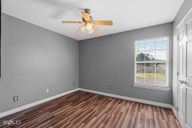 Building Photo - 1608 Shepherd Dr