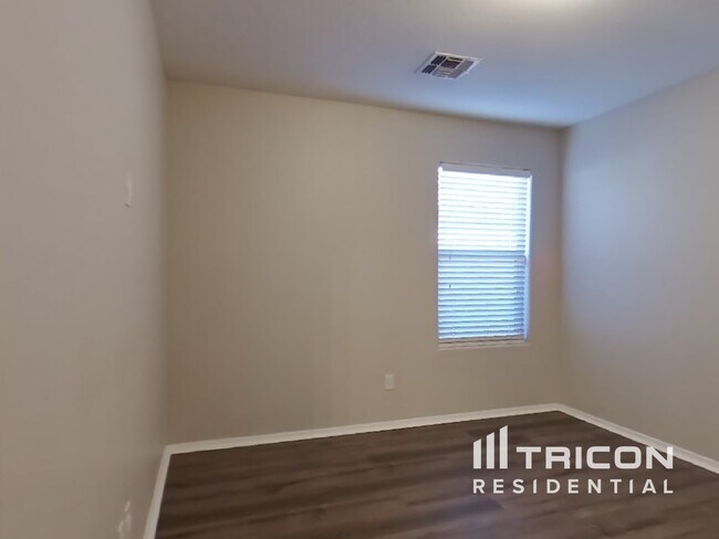Building Photo - 46023 W Starlight Dr