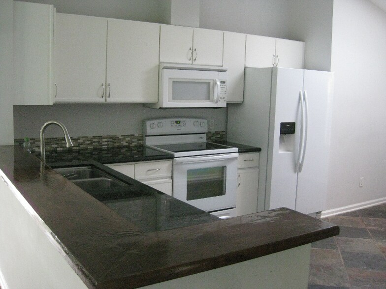 Building Photo - 182 Cabrillo Ln
