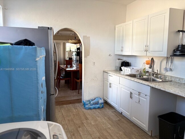 Building Photo - 1244 SW 13th Ct