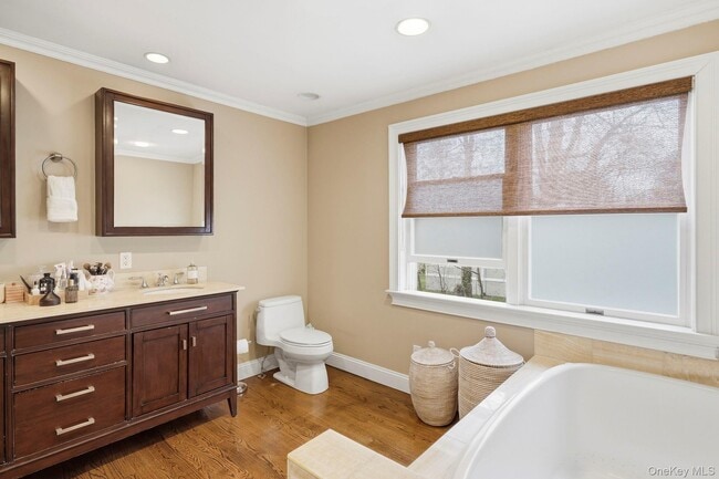 Building Photo - 221 Mamaroneck Rd