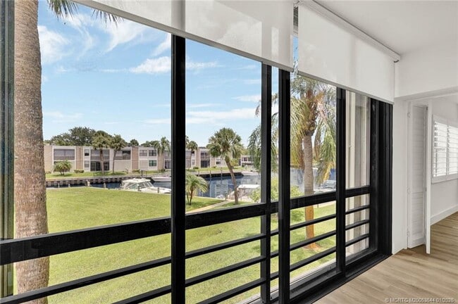 Building Photo - 1950 SW Palm City Rd