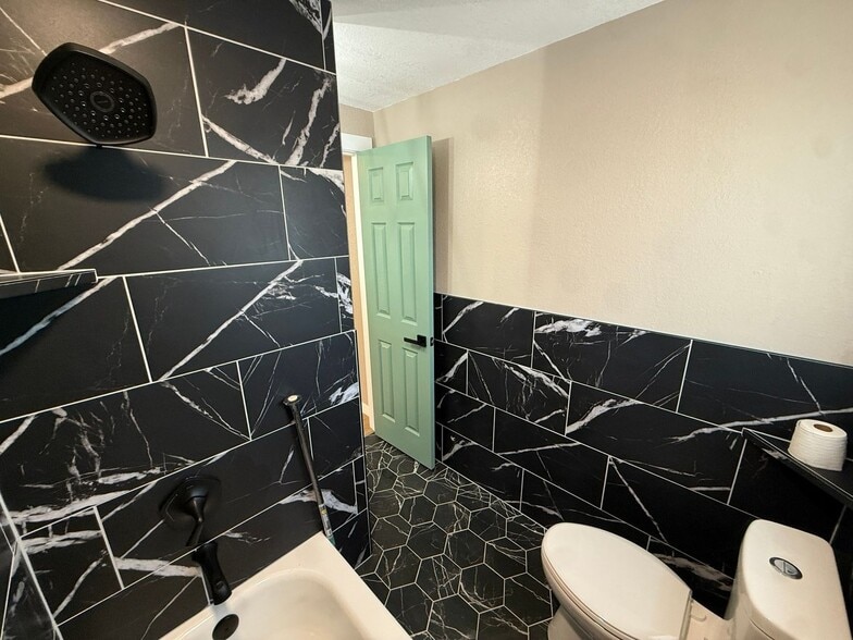 Building Photo - 39 Sunflower Rd