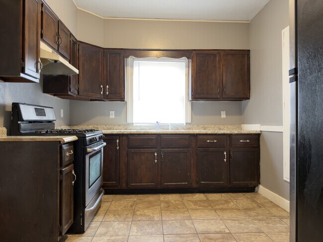 Building Photo - 901-903 14th St