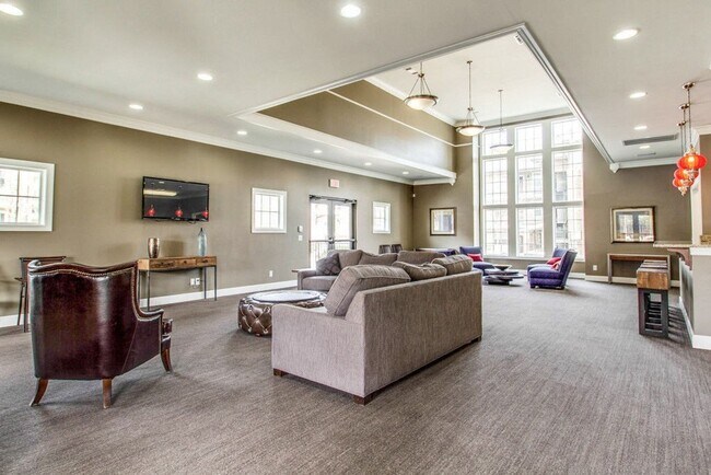 Building Photo - Awesome 2BE/2.5BA in the Pristine Park at ...