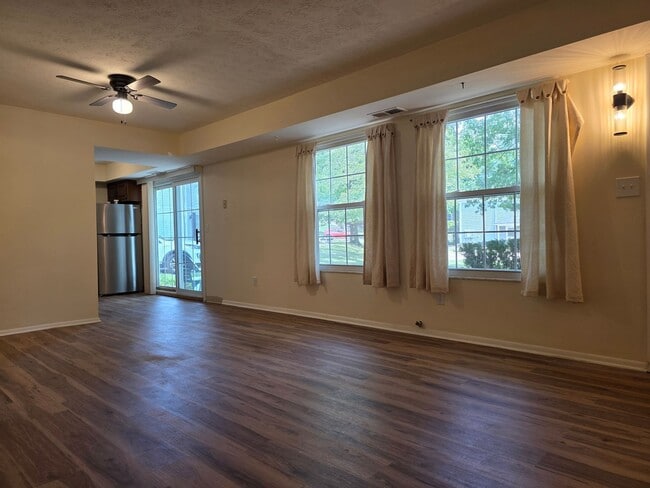 Building Photo - 13622 Oakbrook Dr