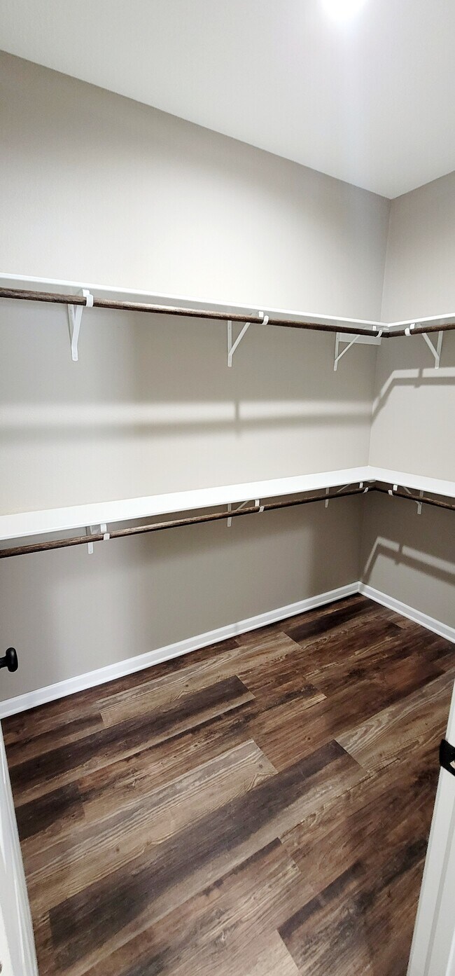 Building Photo - 145 Canterberry St