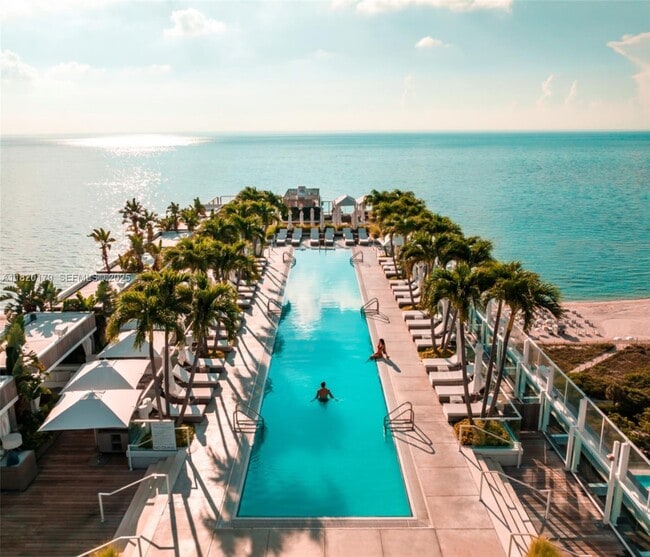 Building Photo - 102 24th St