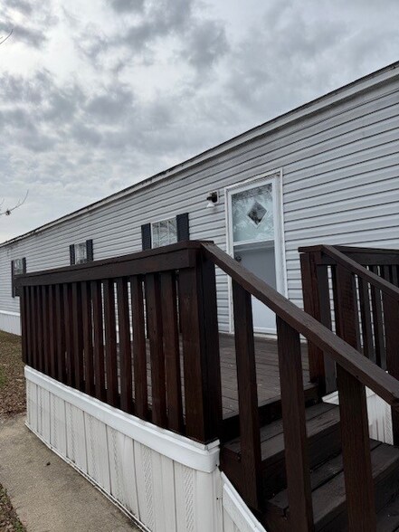 Building Photo - 3127 Greenfield Rd