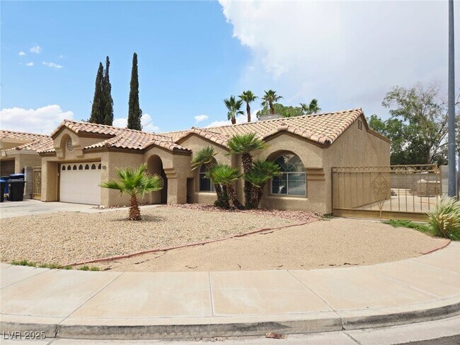 Building Photo - 925 Chaps Cir