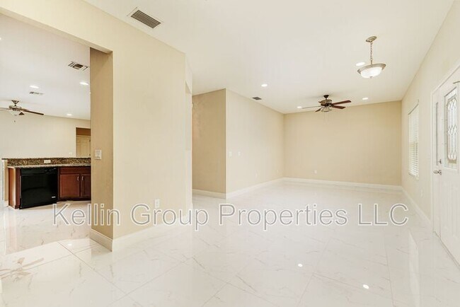 Building Photo - 2611 Highlands Creek Way