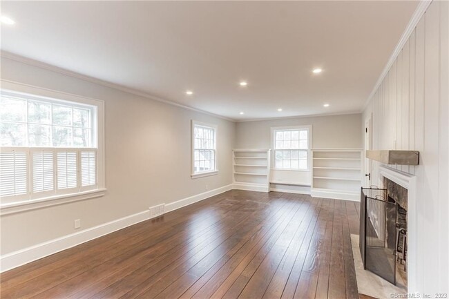 Building Photo - 49 Sunset Dr