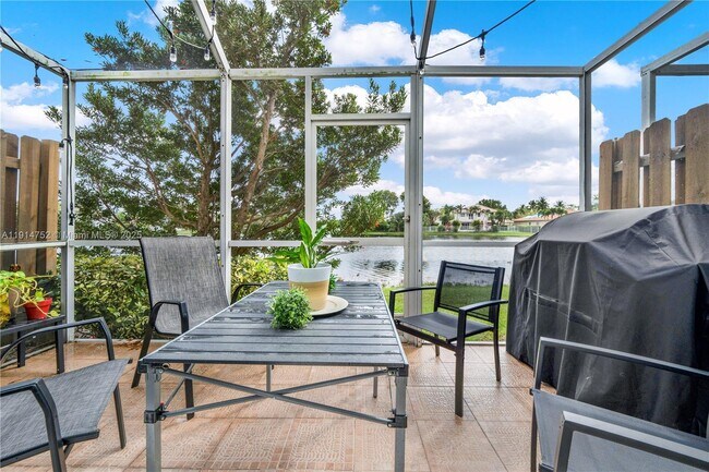 Building Photo - 3752 San Simeon Cir