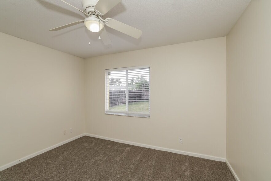 Building Photo - 109 Almeria St