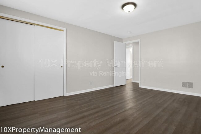 Building Photo - 3257 Cleveland Ave