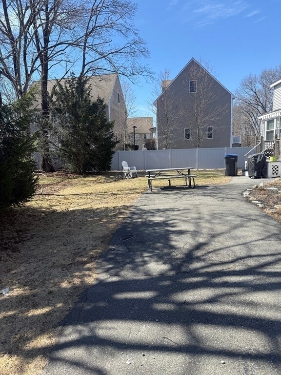 Building Photo - 12 Lincoln Pl