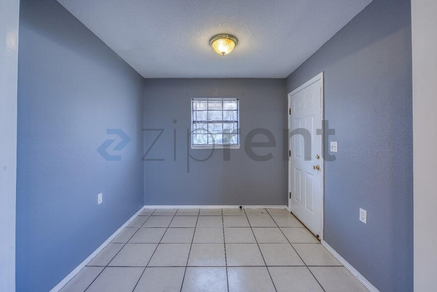 Building Photo - 6053 Blanco River St