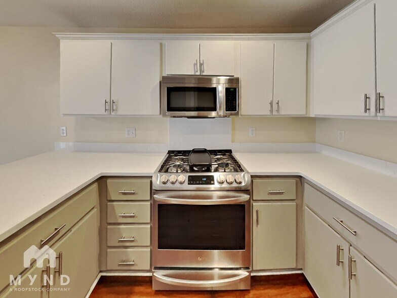 Building Photo - 20157 SW Bernice Ln