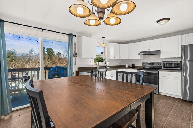 Building Photo - 74 Derryfield Rd