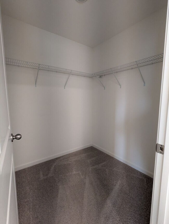 Building Photo - Beautiful Home in Elizabethtown