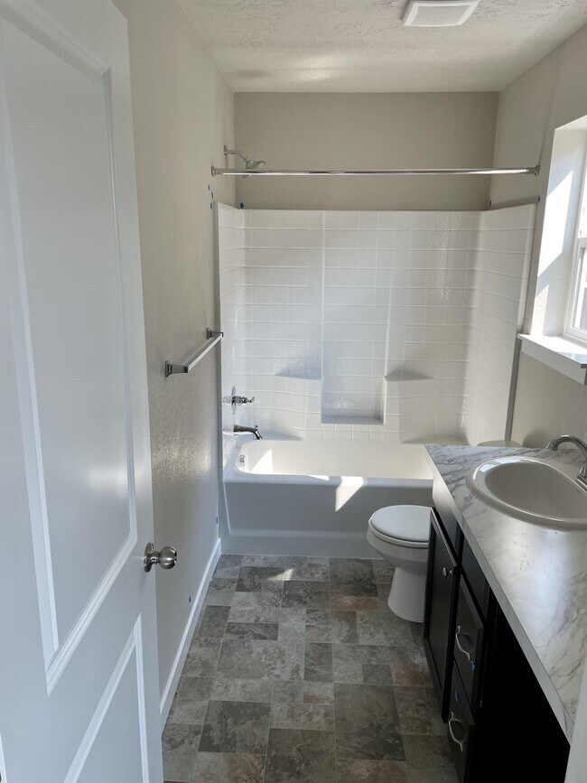 Building Photo - 5978 S Carlburg Ave