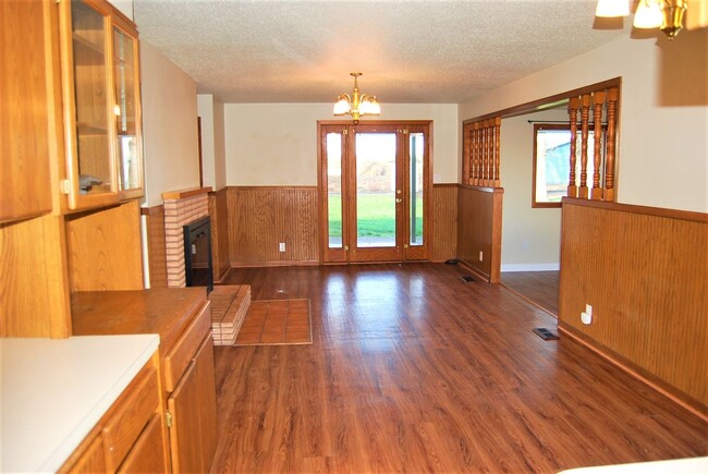 Building Photo - 3 Bedroom 2 Bath Dayton OR