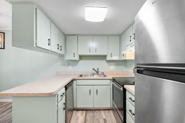 Building Photo - Bear Creek Apartments (1)