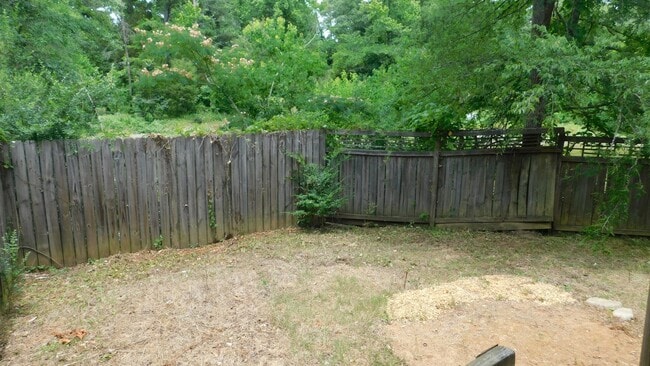 Building Photo - 206 Park Village Cir