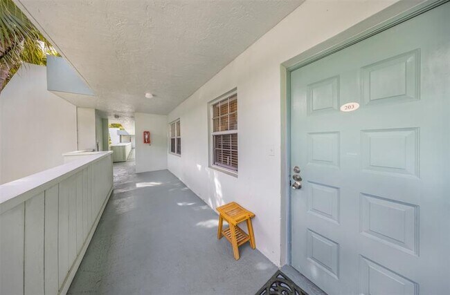 Building Photo - 901 Cypress Grove Dr