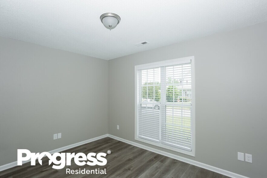 Building Photo - 1004 Ayrshire Ln