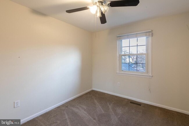 Building Photo - 8132 Sleepy View Ln