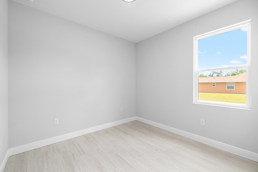 Building Photo - 10026 Cocoa Beach St