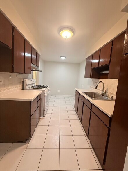 Building Photo - 700 McKinley Ave