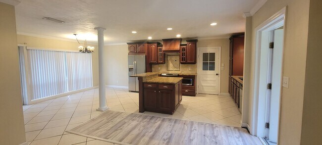 Building Photo - 3805 NW 50th St