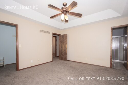 Building Photo - 13828 W 110th Terrace