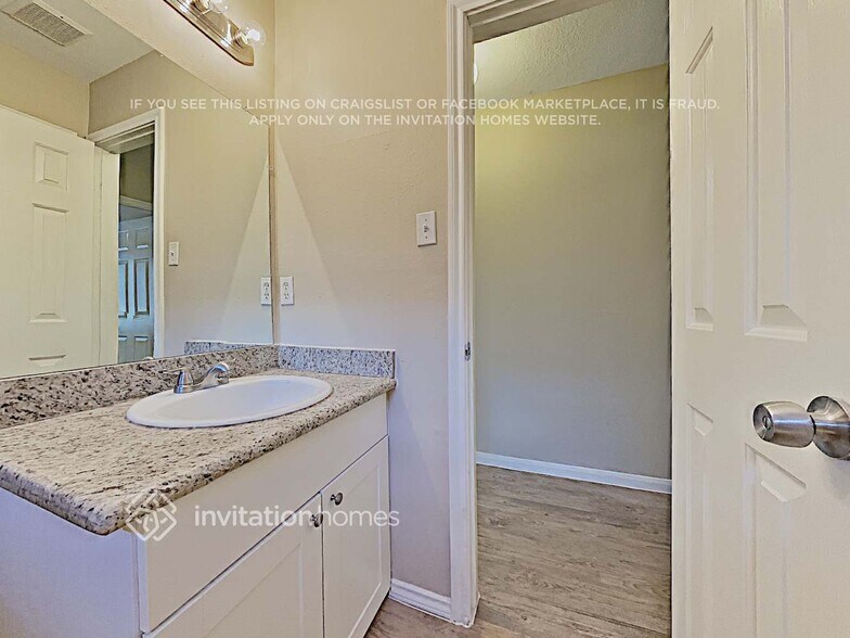 Building Photo - 1347 Havelock Dr