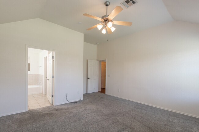Building Photo - 17405 Bronze Ln