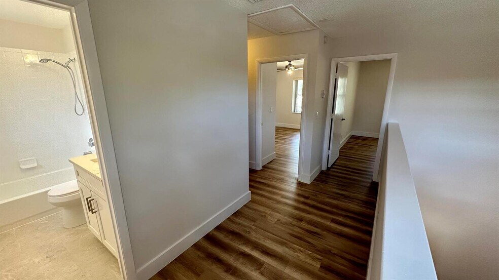 Building Photo - 1631 Cypress Way E
