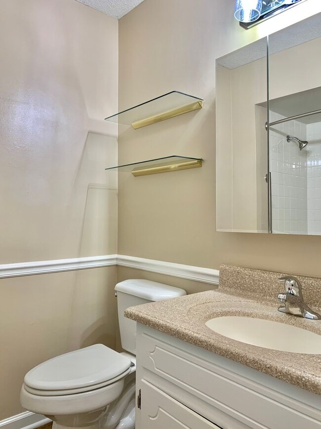 Building Photo - Charming Updated Home, Quiet Street Near Base, Fenced Yard!
