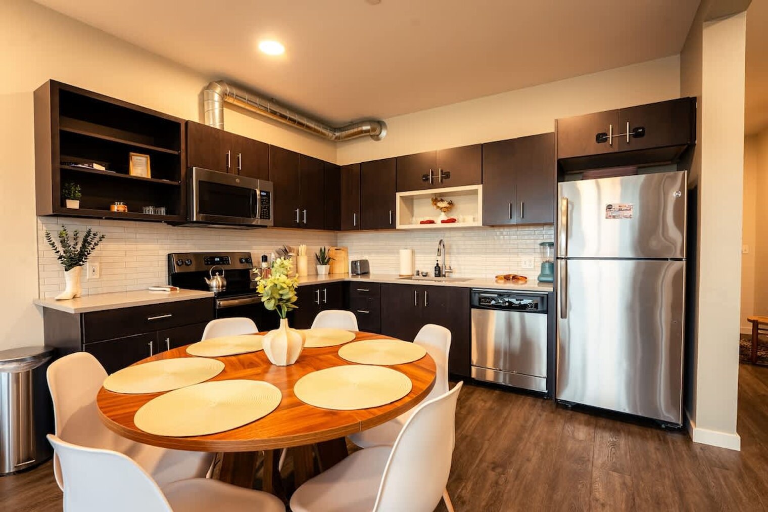 Building Photo - 1229 W 1st Ave