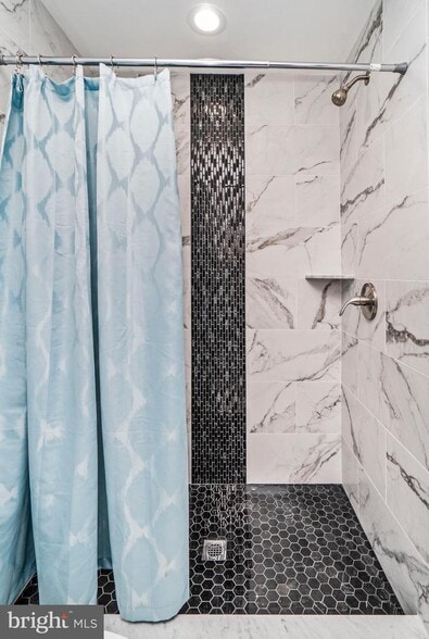 Building Photo - 1530 Covington St