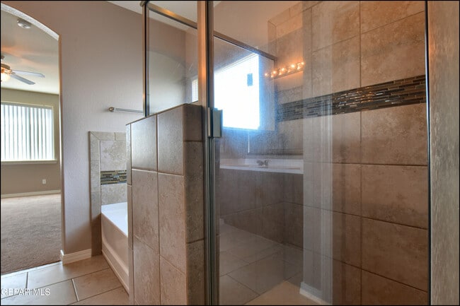 Building Photo - 6560 Westfield Dr