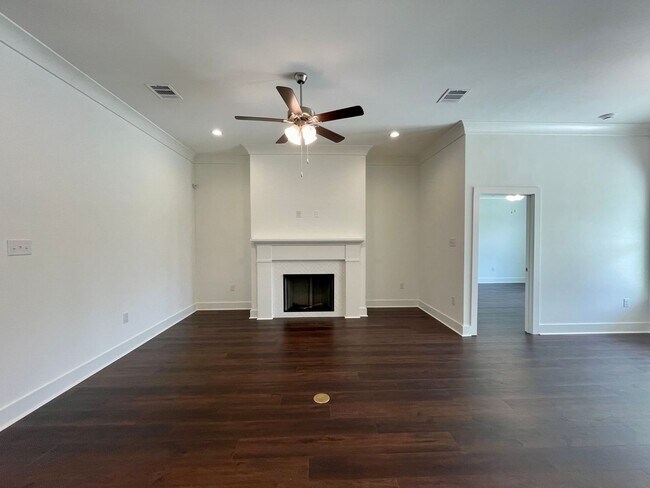 Building Photo - Must see home in Denham Springs on the lake!