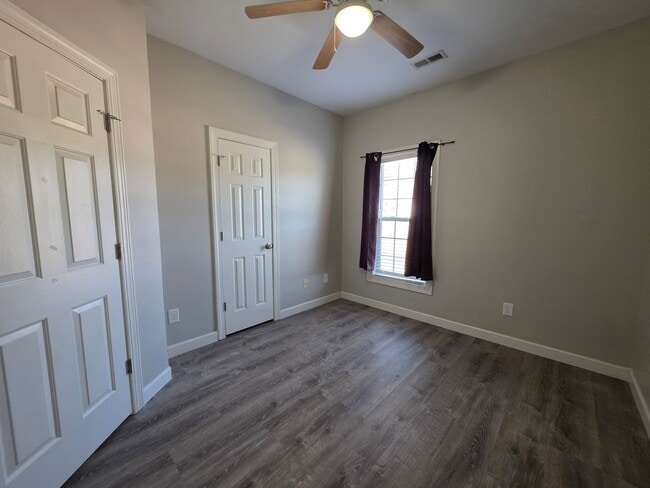 Building Photo - Country Comfort in Ryans Run