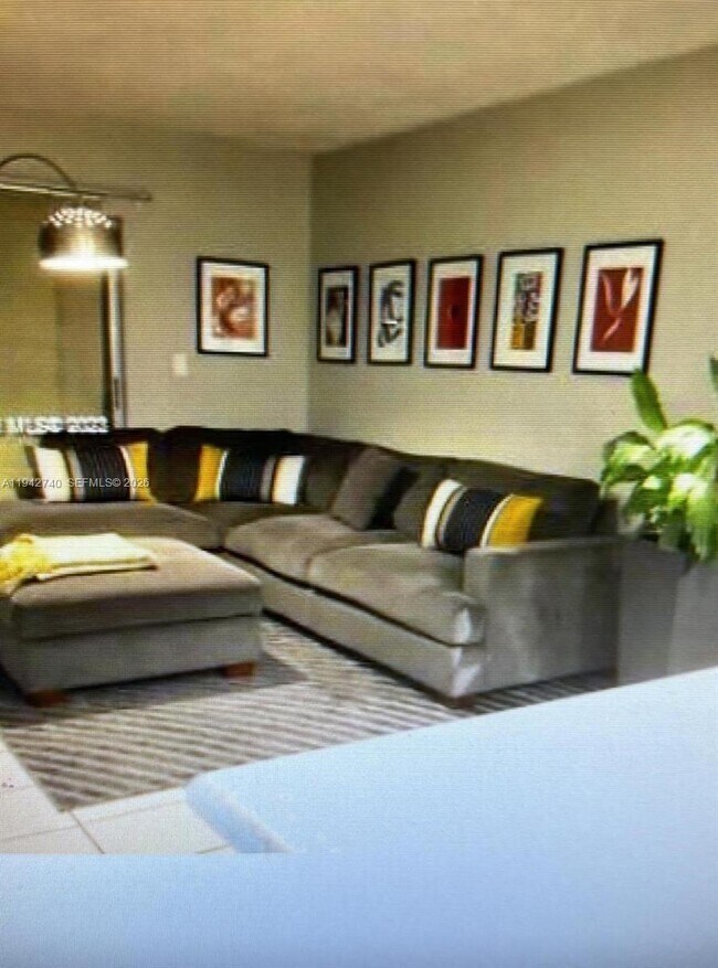 Building Photo - 440 E 23rd St