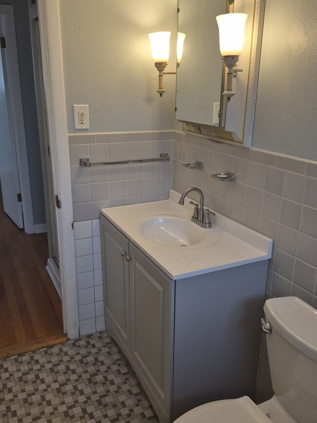 Building Photo - 9352 Bellefontaine Rd