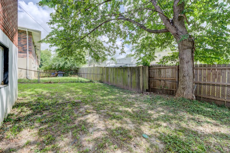 Building Photo - 4059 Esseldale Dr