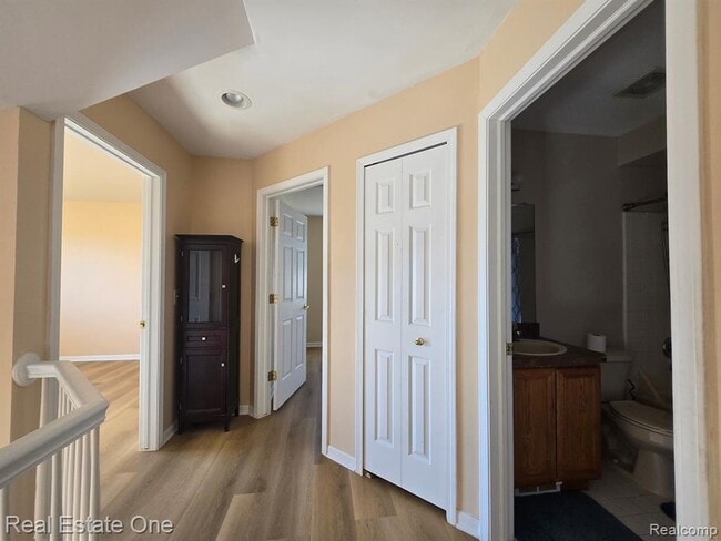 Building Photo - 42510 Pinehurst Dr