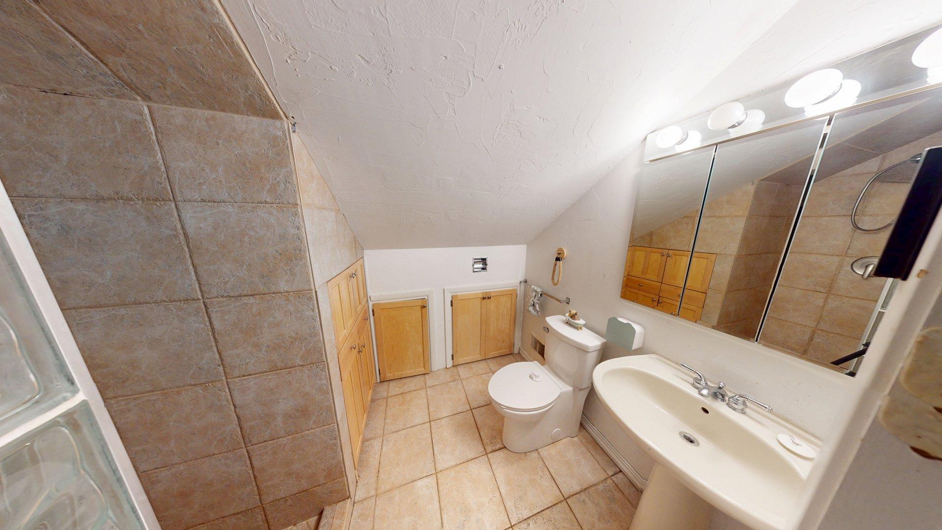 Building Photo - 1625 N Union St