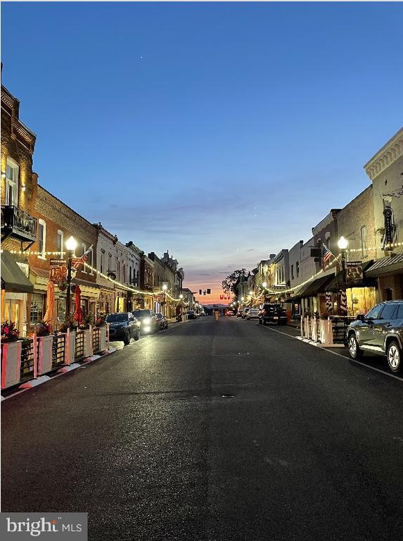 Building Photo - 171 E Davis St